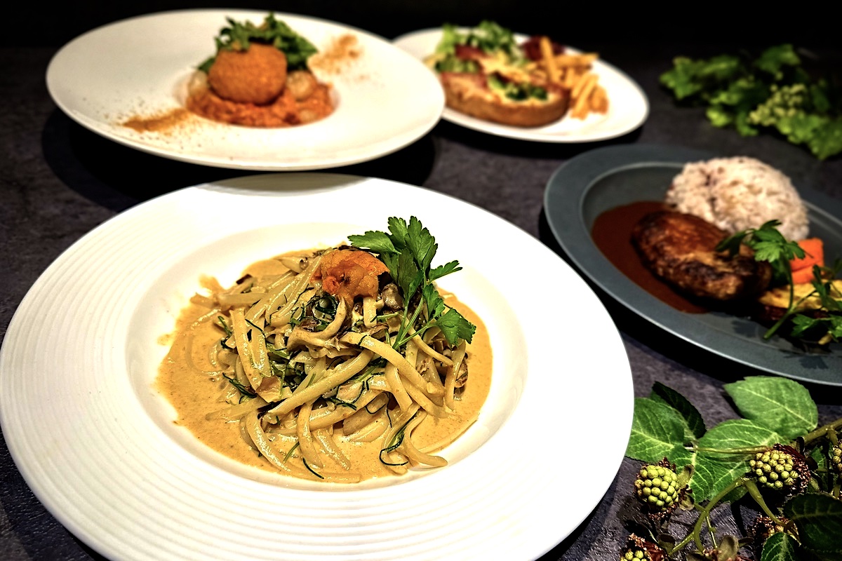 2024.12ランチ1200_800暗め.jpg
