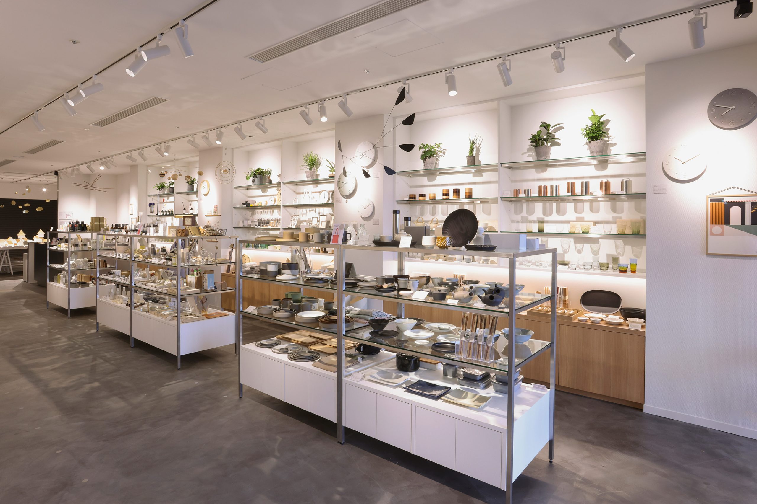 新丸ビル | Spiral Garden | Shop & Space | スパイラル SPIRAL